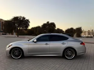 2017 Infiniti Q70