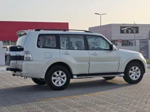 2016 Mitsubishi Pajero