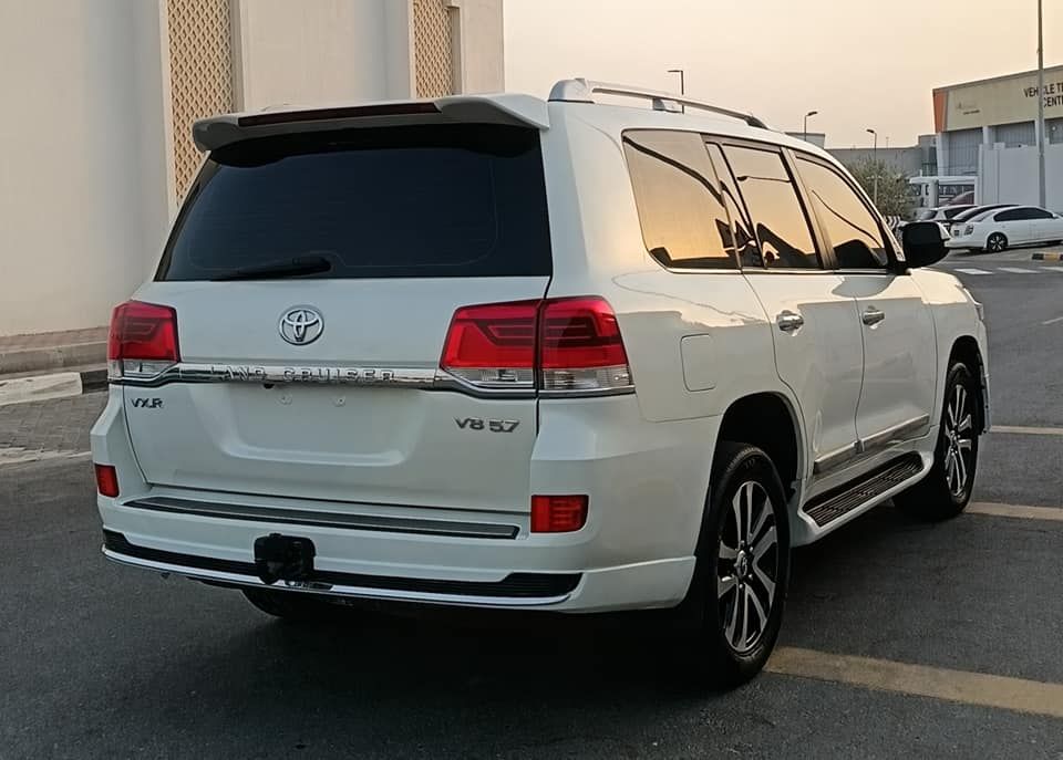 2018 Toyota Land Cruiser