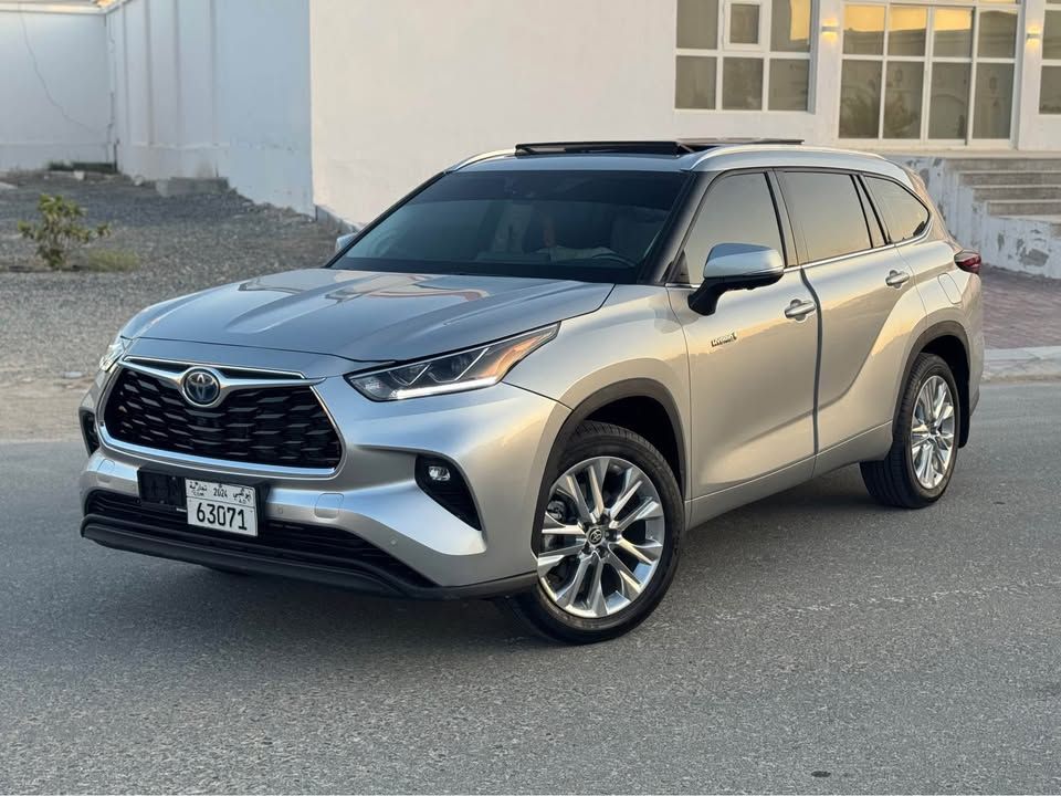 2024 Toyota Highlander in dubai