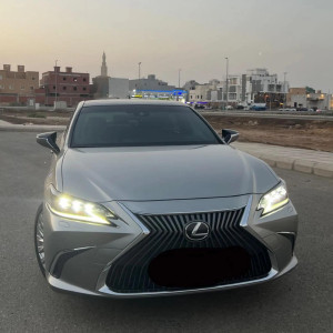 2020 Lexus ES