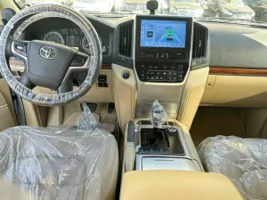 2016 Toyota Land Cruiser