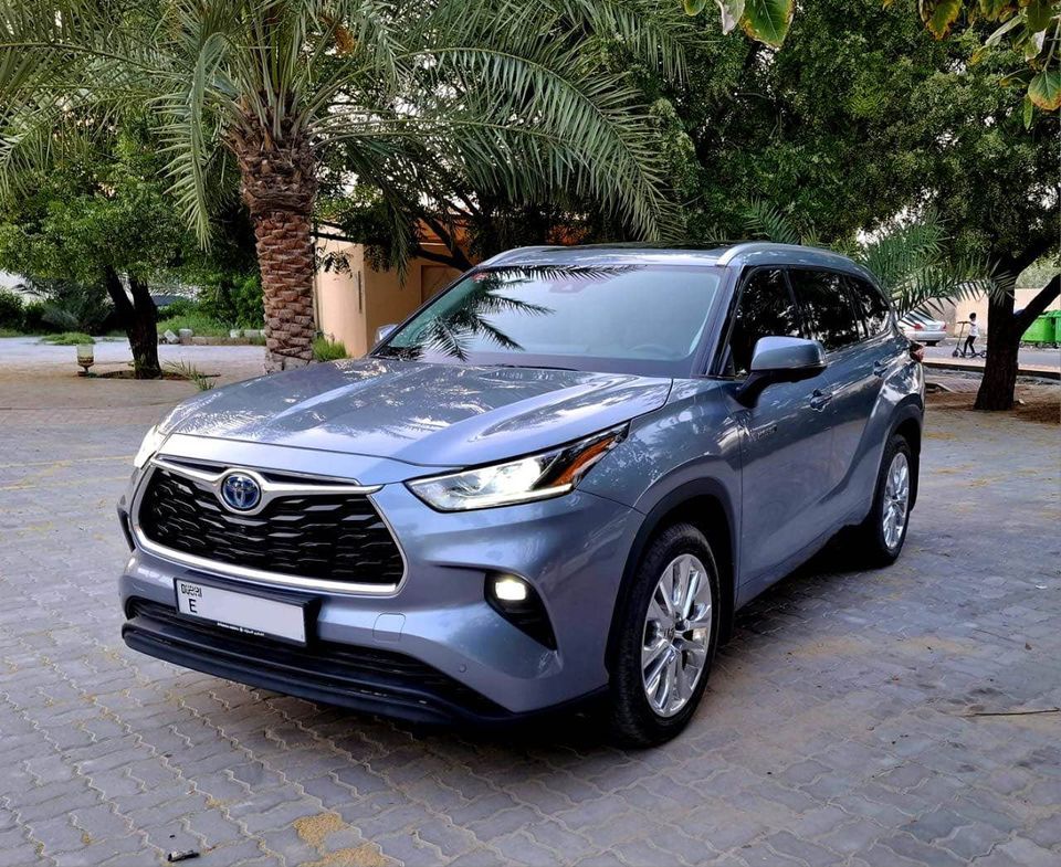 2023 Toyota Highlander in dubai