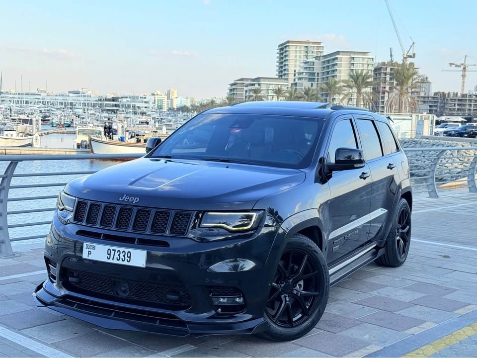 2016 Jeep Grand Cherokee in dubai