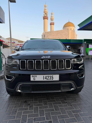 2021 Jeep Grand Cherokee in dubai