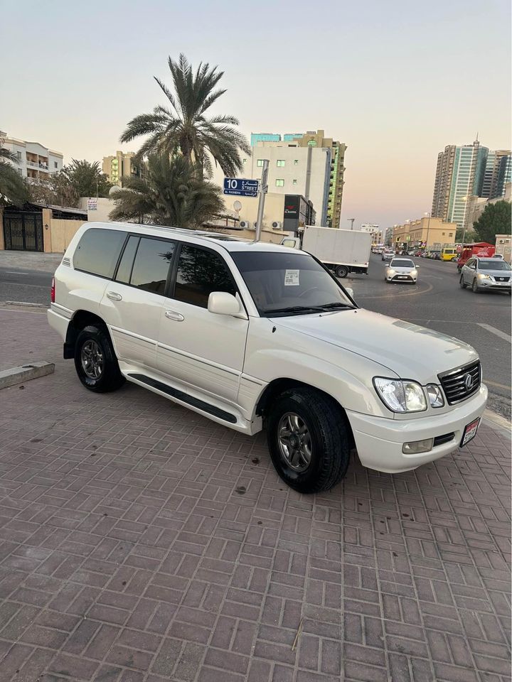 2000 Lexus LX 470