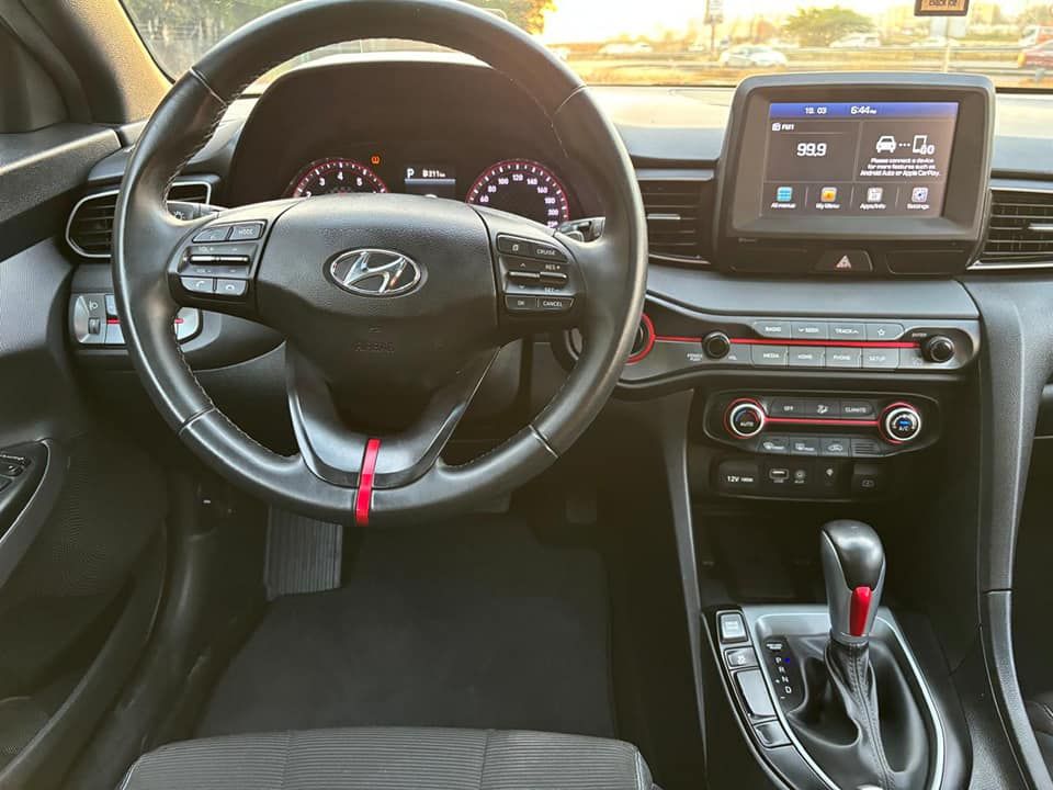 2020 Hyundai Veloster