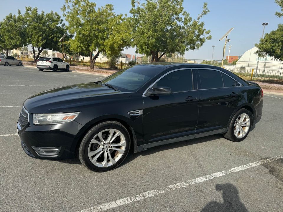 2013 Ford Taurus 