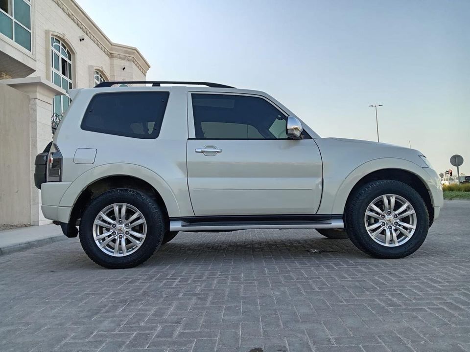 2018 Mitsubishi Pajero