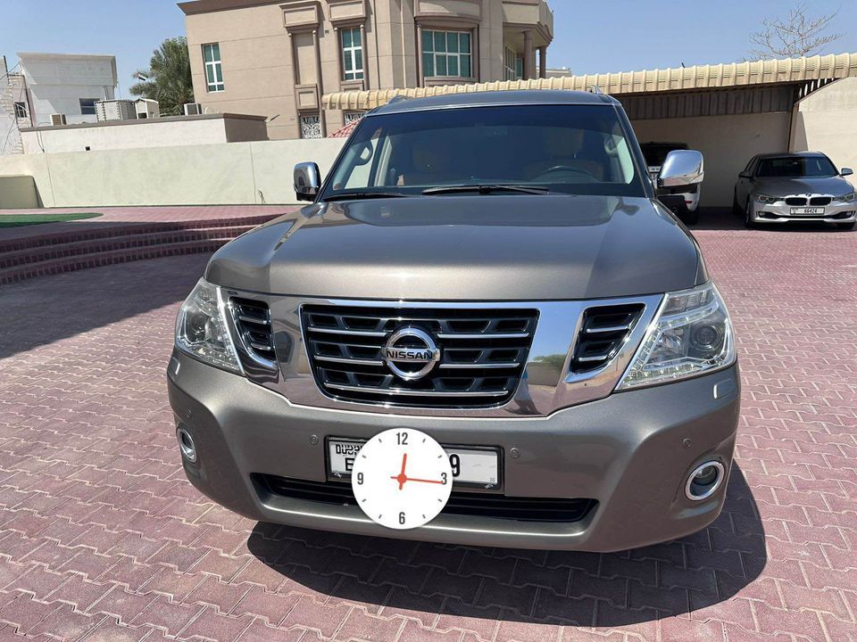 Nissan patrol platinum V6 4.0L gcc 2017 No accident no repaint