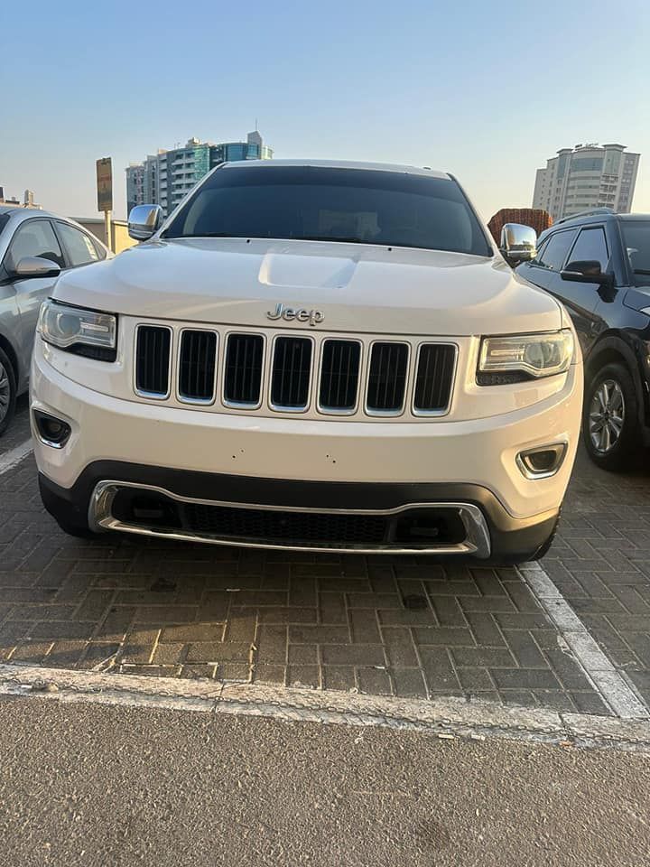 2014 Jeep Grand Cherokee in dubai