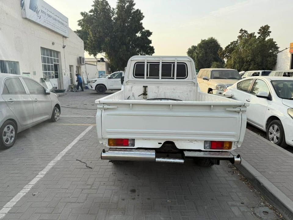 2010 Toyota Land Cruiser Pickup