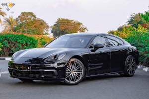 2018 Porsche Panamera in dubai