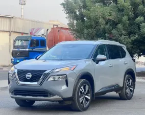 2021 Nissan Rogue in dubai