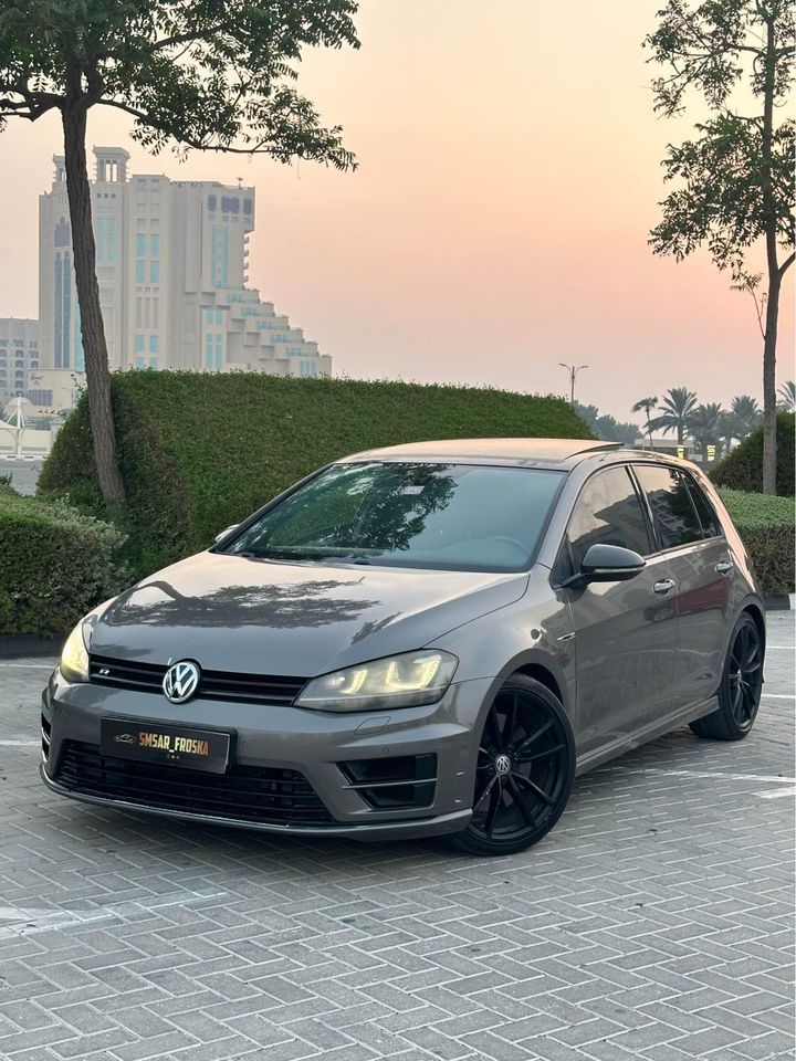 2016 Volkswagen Golf in dubai