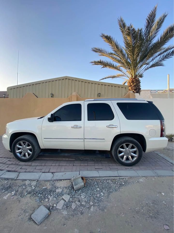 2014 GMC Yukon in dubai