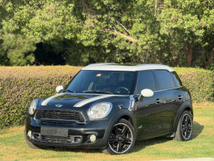 2015 Mini Countryman in dubai