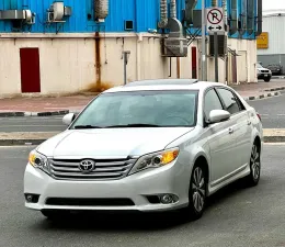 2011 Toyota Avalon in dubai