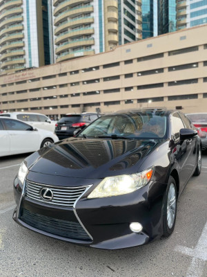 2014 Lexus ES in dubai