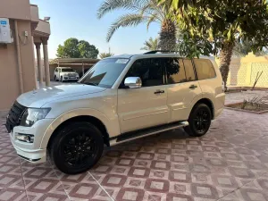 2020 Mitsubishi Pajero in dubai