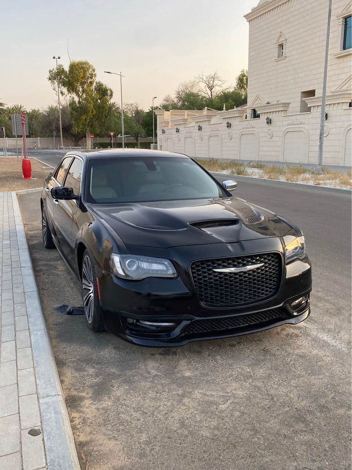 2017 Chrysler 300 in dubai