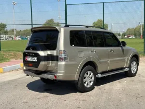 2017 Mitsubishi Pajero