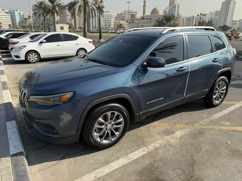 2019 Jeep Cherokee in dubai