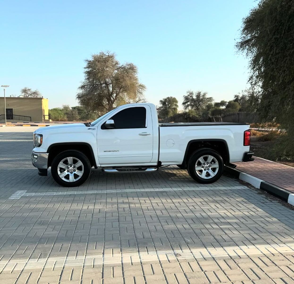 2017 GMC Sierra in dubai