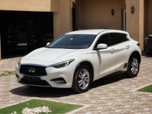 2017 Infiniti Q30 in dubai