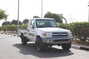 2013 Toyota Land Cruiser Pickup