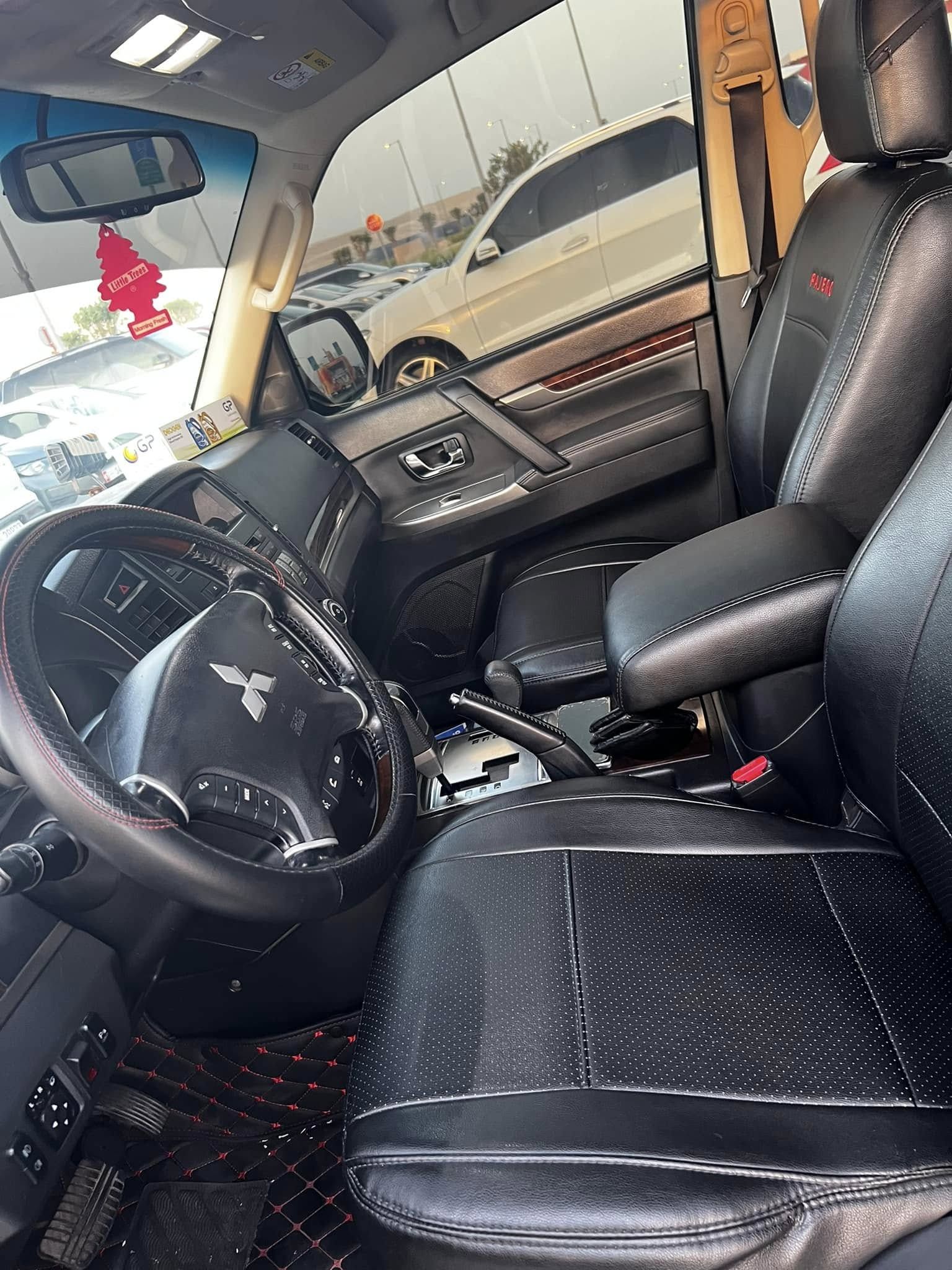 2013 Mitsubishi Pajero