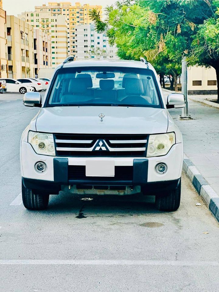 2009 Mitsubishi Pajero in dubai