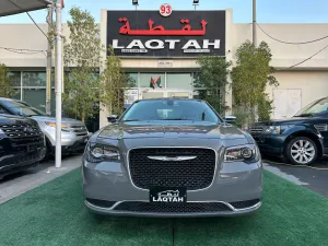 2018 Chrysler 300 in dubai