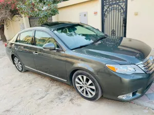 2011 Toyota Avalon in dubai