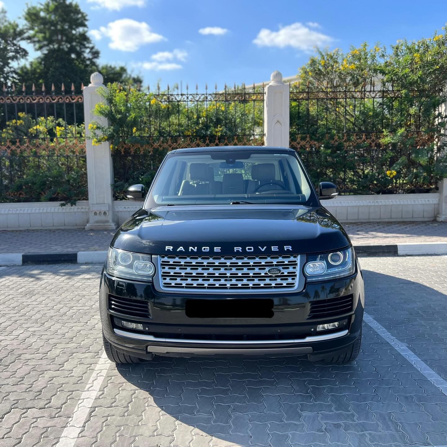 2014 Land Rover Range Rover in dubai