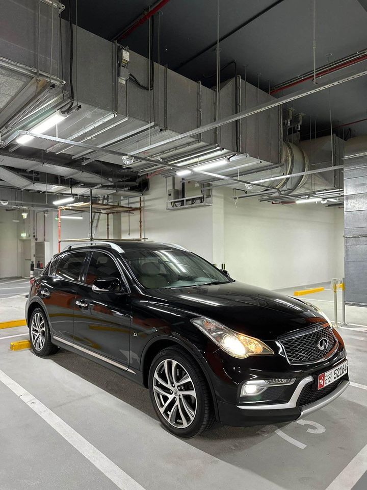 2016 Infiniti QX50 in dubai