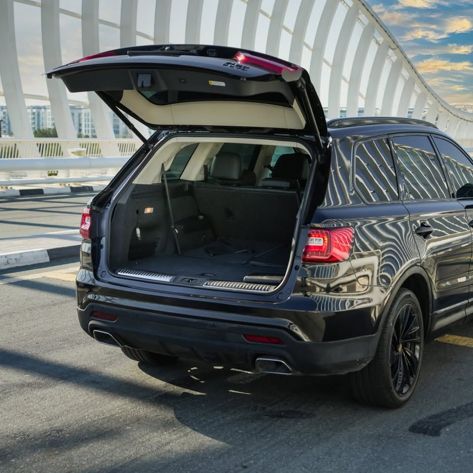 2020 Hongqi HS7