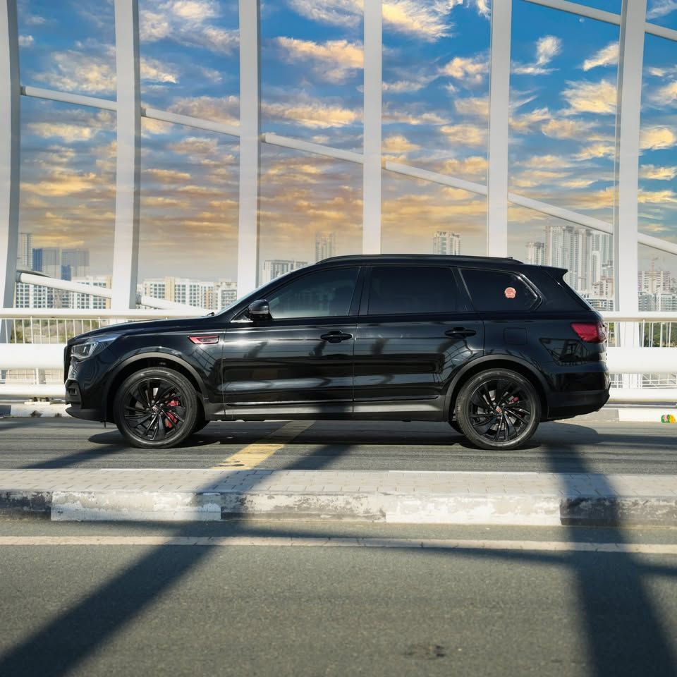 2020 Hongqi HS7