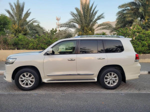 2017 Toyota Land Cruiser