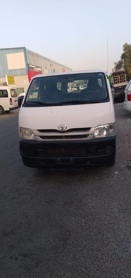 TOYOTA HIACE MODEL 2010 FOR SALE GOOD CANDESHAN