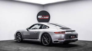 2018 Porsche 911 Carrera