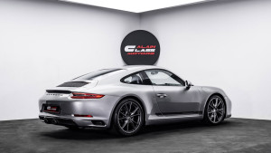 2018 Porsche 911 Carrera