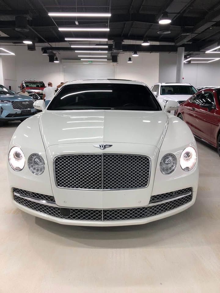 2015 Bentley Continental Flying Spur in dubai