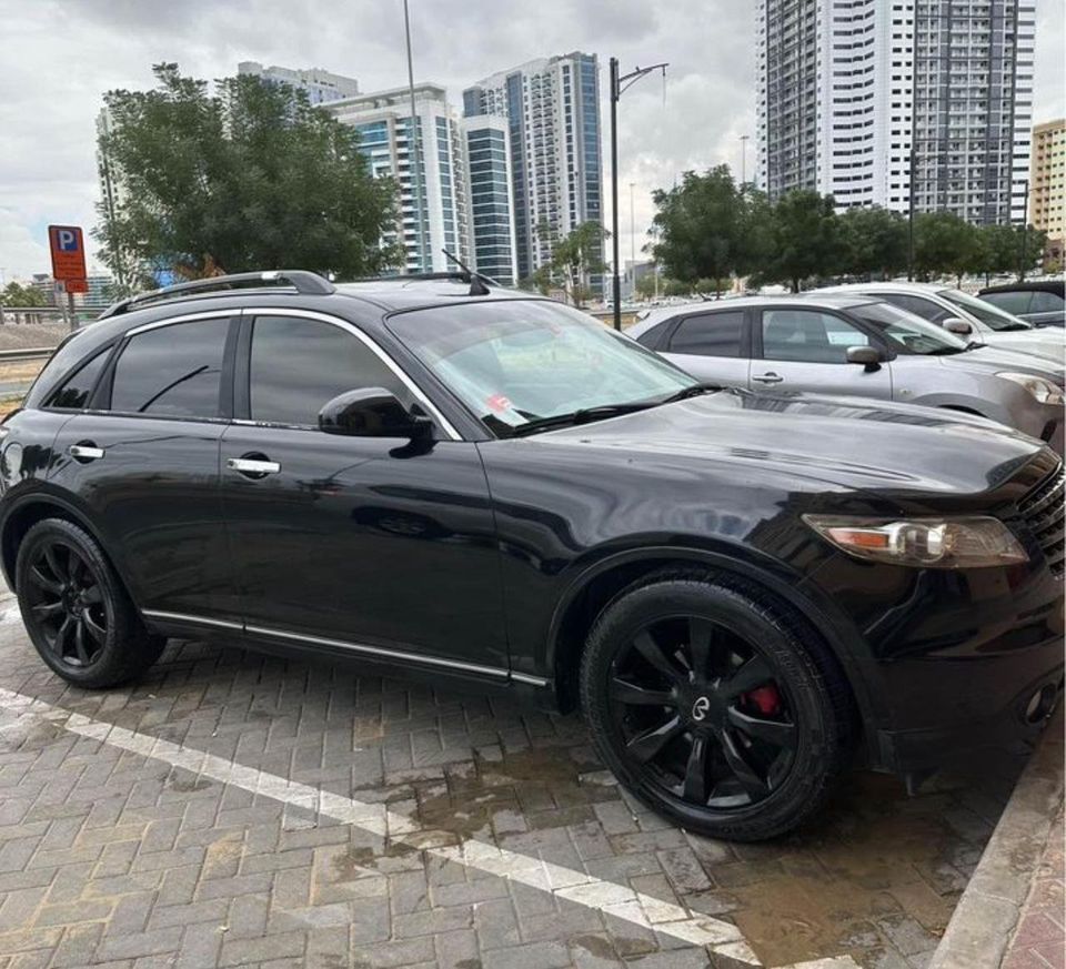 2005 Infiniti FX45 in dubai