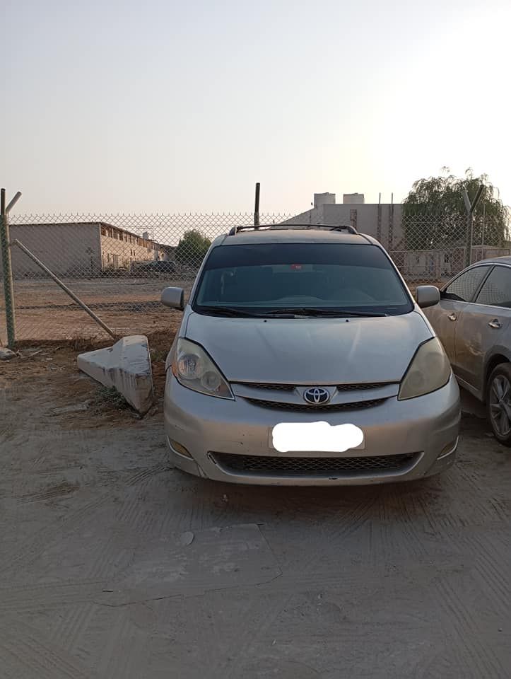 2007 Toyota Sienna in dubai