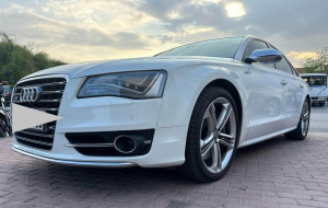 2013 Audi S8