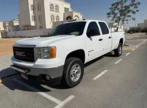 2011 GMC Sierra in dubai