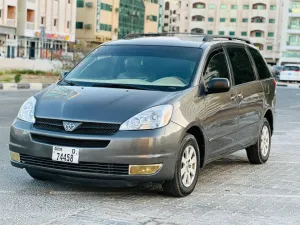 2005 Toyota Sienna in dubai