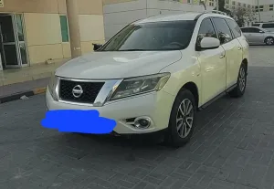 2015 Nissan Pathfinder in dubai