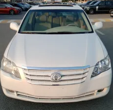 2007 Toyota Avalon in dubai